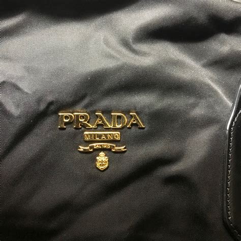 prada tessuto saffiano nero price